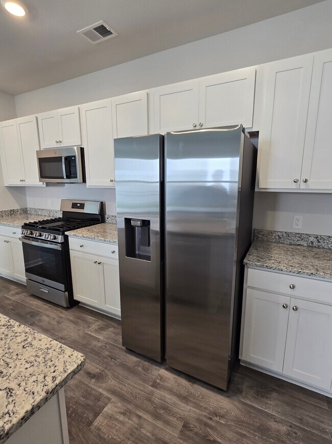 Building Photo - 138 Saltgrass Way