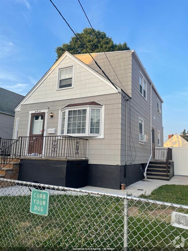 Building Photo - 34 Newman Ave