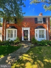Building Photo - 3604 Oval Dr
