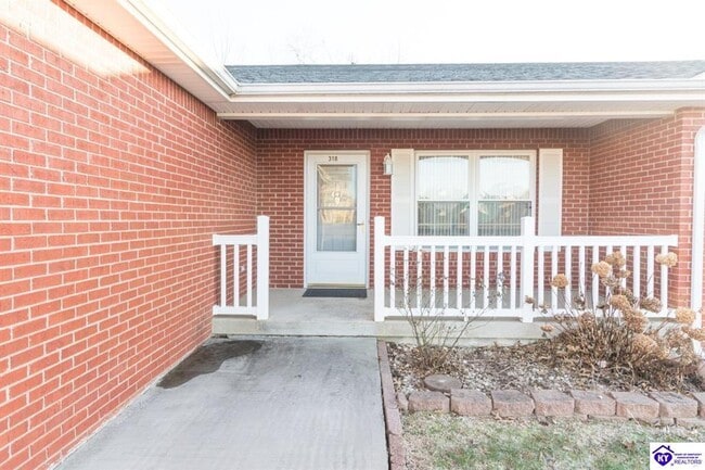 Building Photo - 318 Emmaus Cir