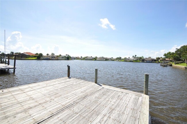 Foto del edificio - 16 Cedarwood Ct