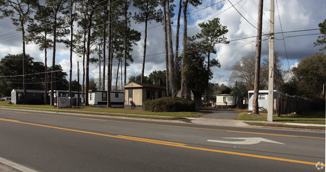 Building Photo - 581 Macclenny Ave W