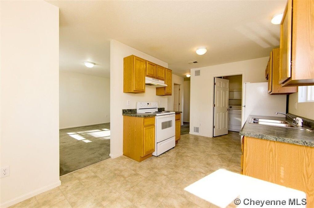 334 Abby Rd Unit E, Cheyenne, WY 82007 Apartment for Rent in Cheyenne