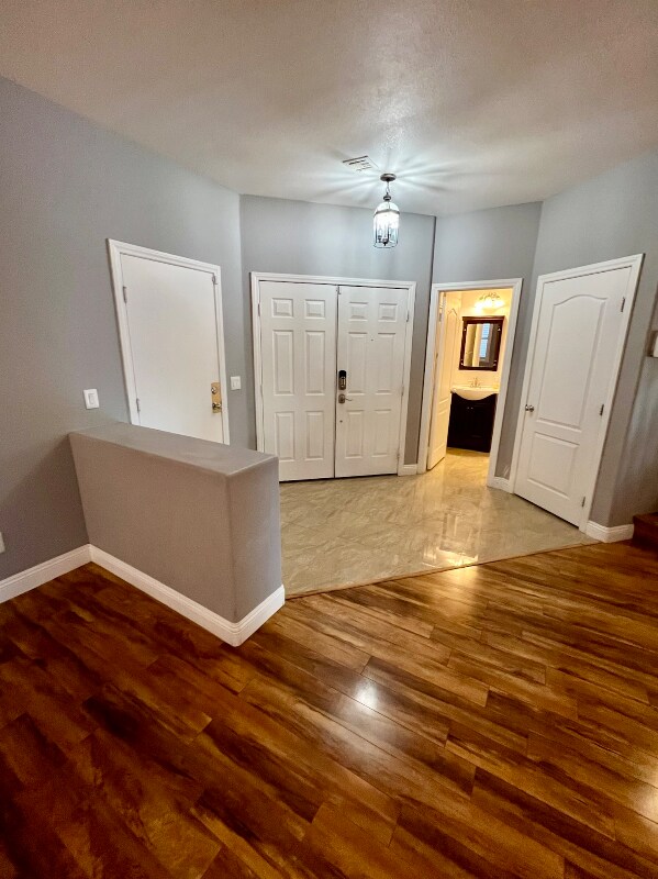 Foto del edificio - 3942 Villeroy Ave