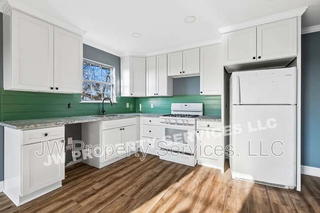 Building Photo - 2632 Annette St