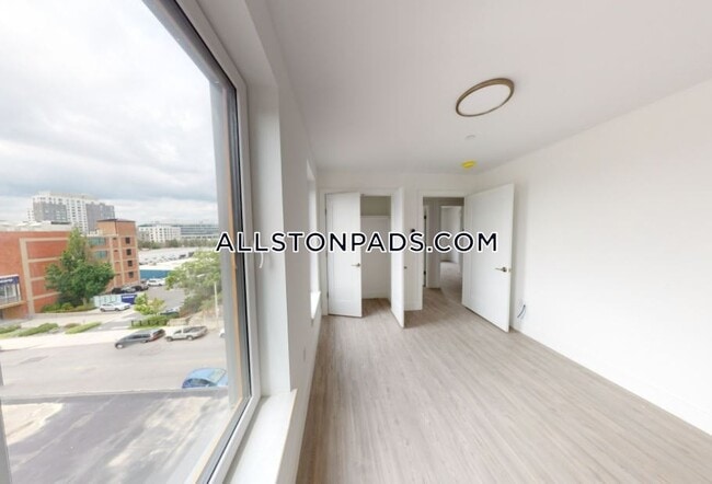 Building Photo - 42 N Beacon St