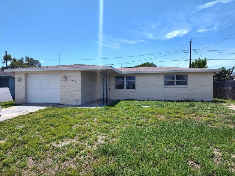 Primary Photo - 2333 Roselawn Dr
