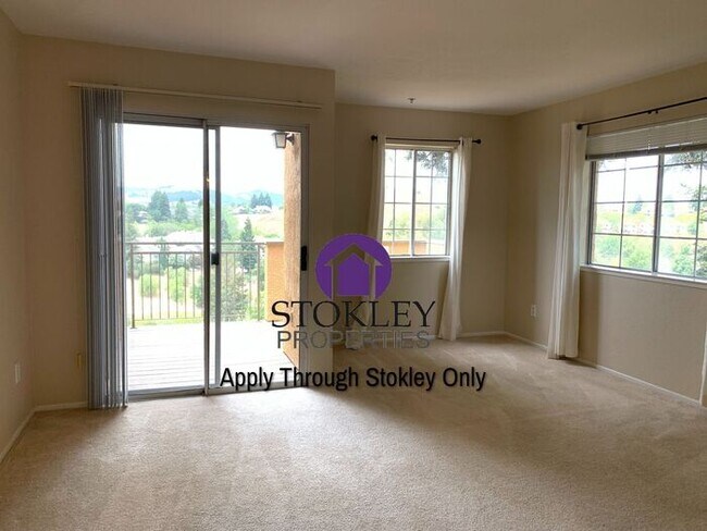 Foto del edificio - 745 Watson Canyon Ct
