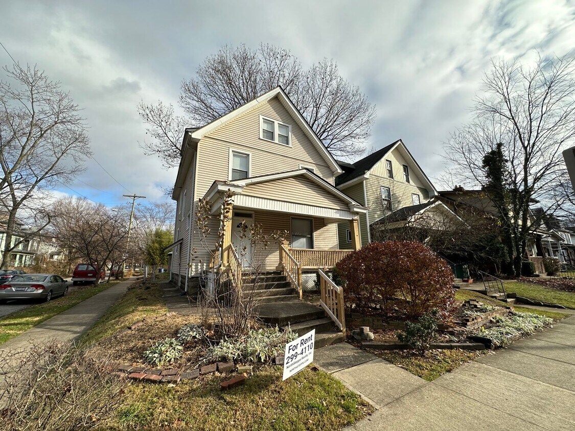 Primary Photo - 2300 Indianola Ave