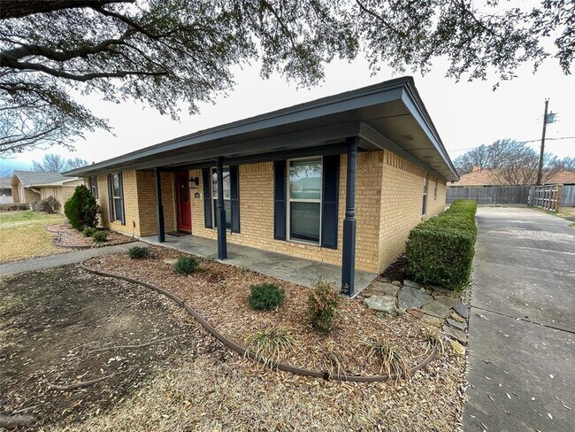 Foto del edificio - 1714 Crescent Dr