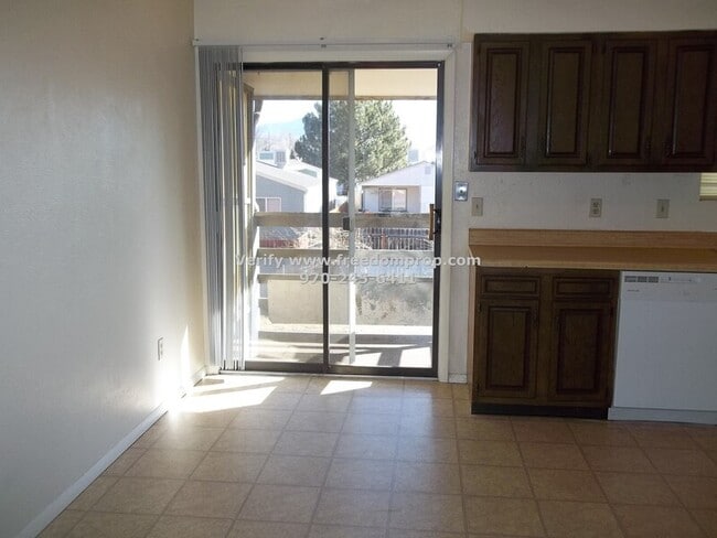 Building Photo - 496-32 1/8 32 1/8 Rd