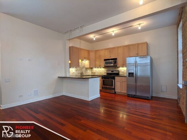 Foto del edificio - 1222 W Hubbard St
