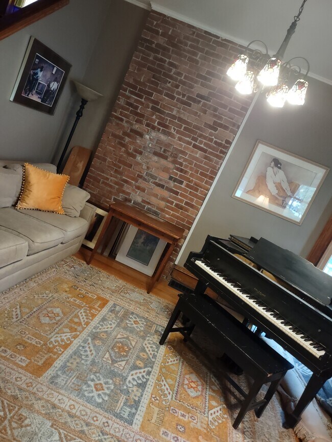 Foto del edificio - 363 Laurel St