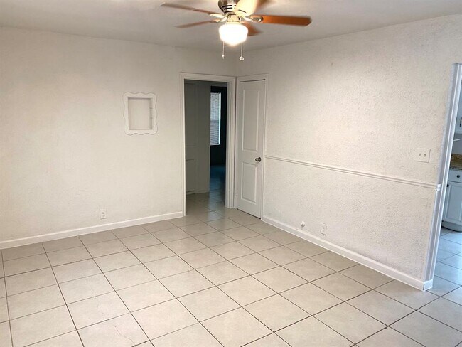 Foto del edificio - 8419 Gold Creek Dr