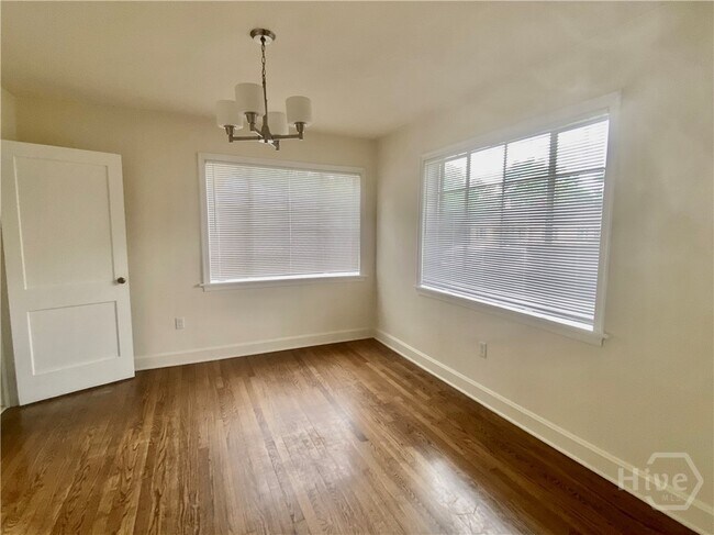 Foto del edificio - 2320 E 39th St