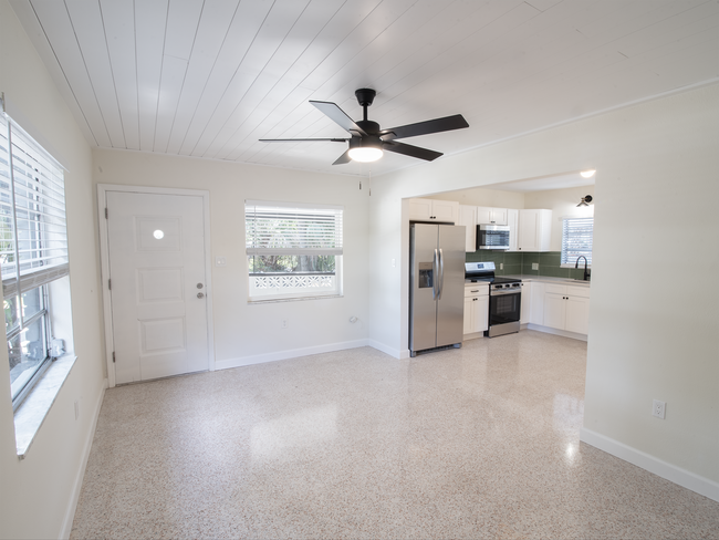 Foto del edificio - 500 Altaloma Ave