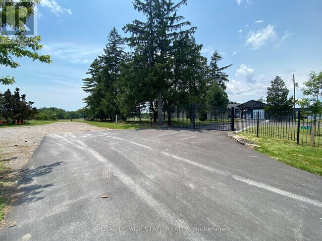 Building Photo - 2784 S Grimsby Rd 20