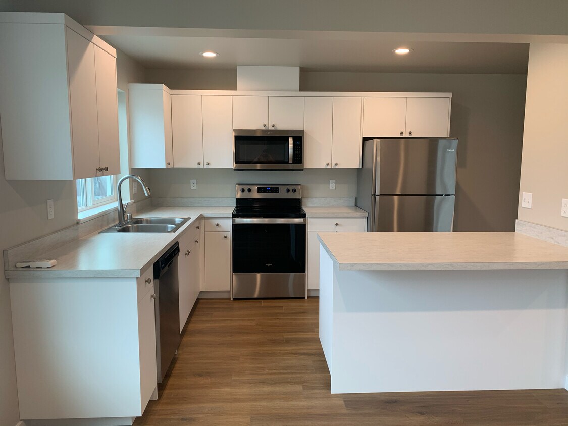 1205 Boon St Unit 324, Sumas, WA 98295 Room for Rent in Sumas, WA