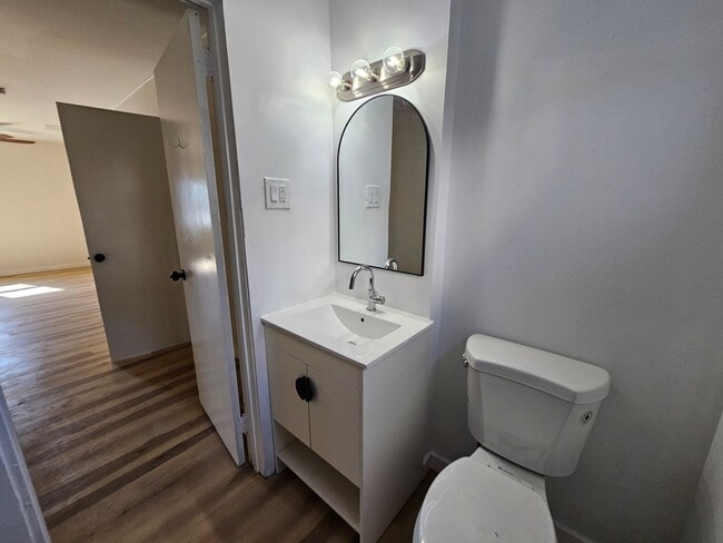 Building Photo - Newly updated 1 bedroom 1 bath apartment f...