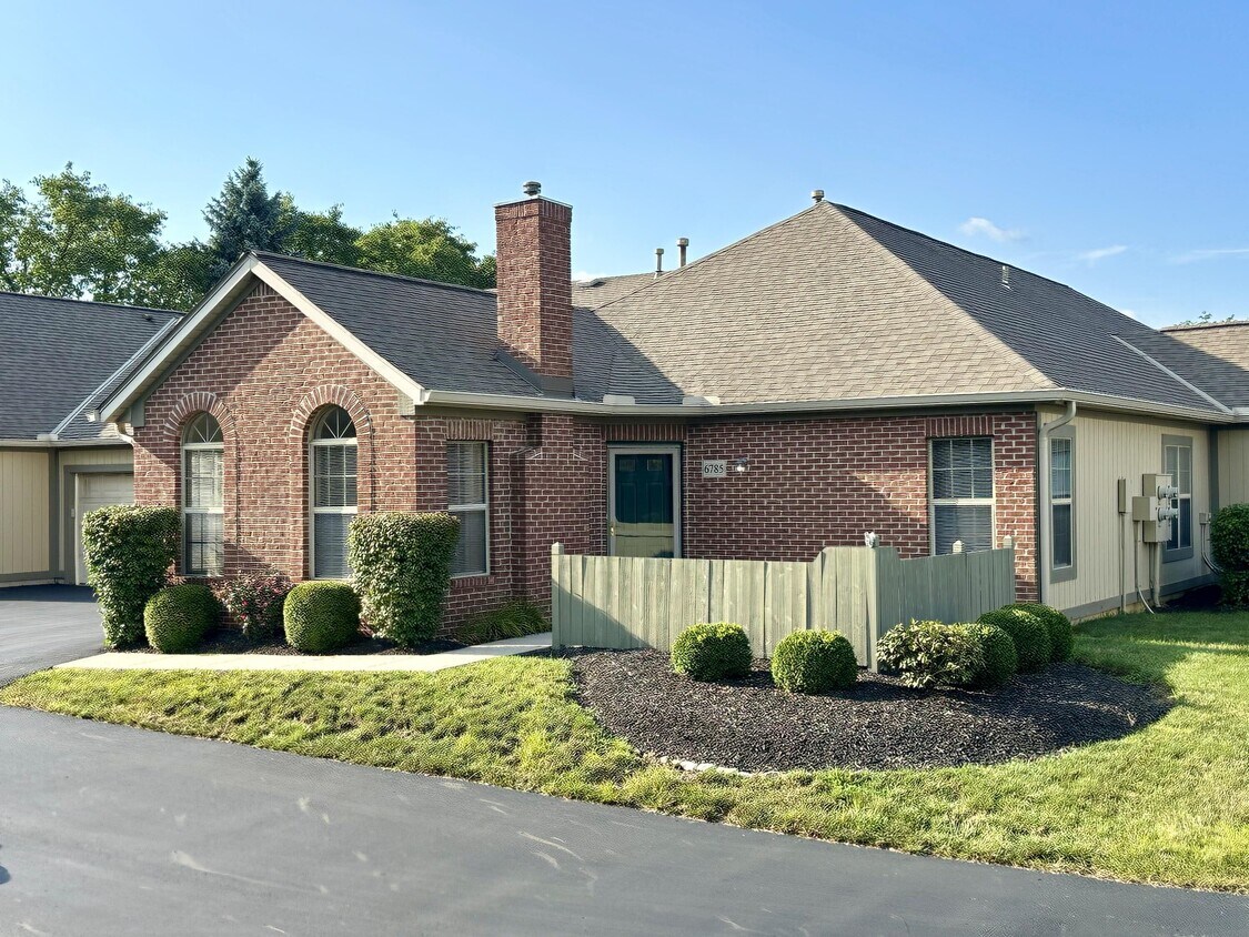 Foto principal - 6785 Villabrook Dr
