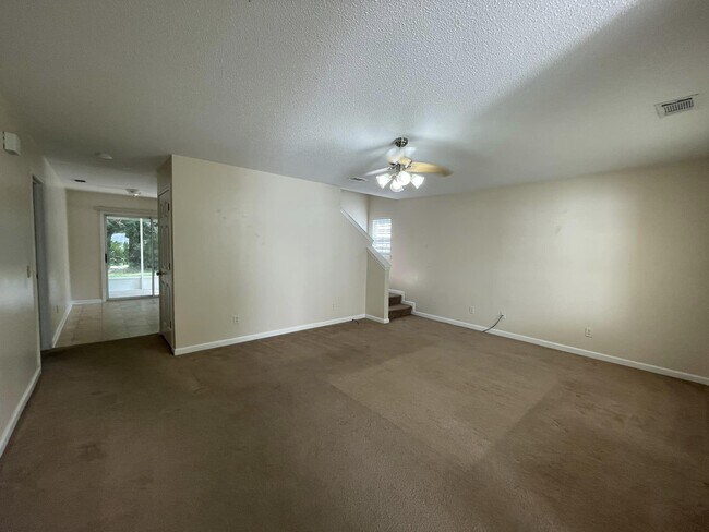Foto del edificio - 233 Timber Wind Dr