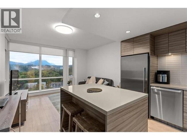 Photo du bâtiment - 1550 Fern St