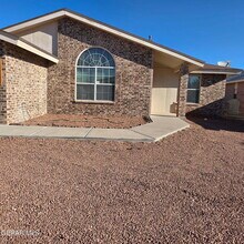 Building Photo - 14453 Desierto Bueno Ave
