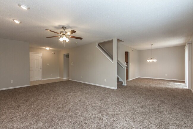 Foto del edificio - 5963 Liverpool Ln
