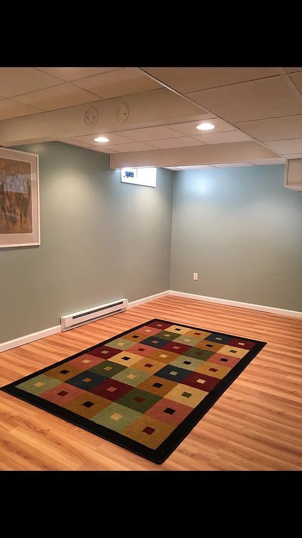 Foto del edificio - Beautifully Renovated Home in the Shaker School District – Prime Latham Location