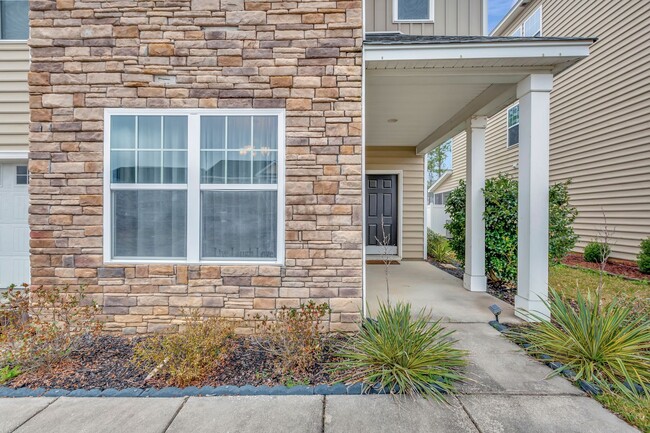 Building Photo - Great Family home In Desirable Moncks Corner