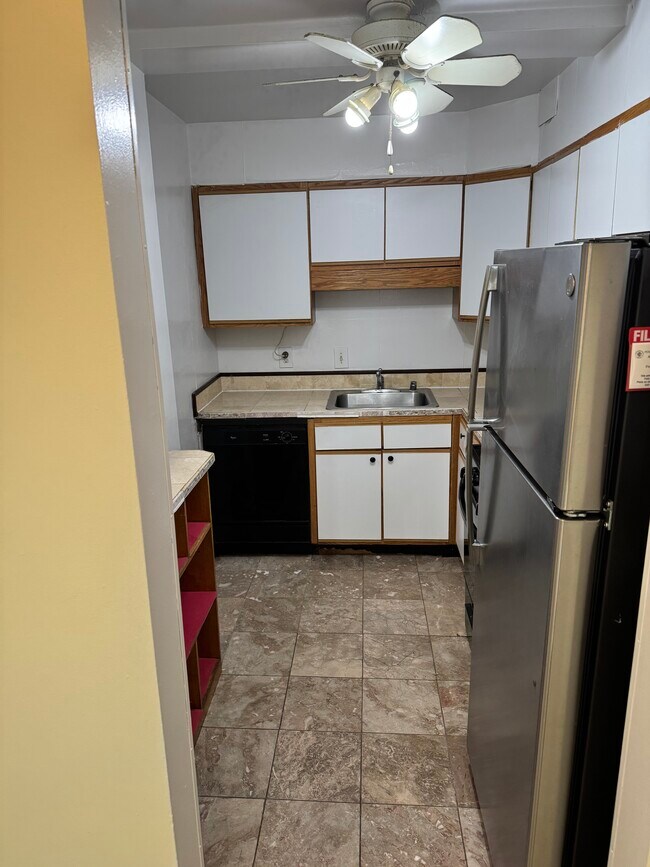 Foto del edificio - 7420 Lakeview Dr
