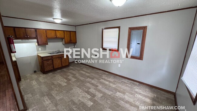 Foto del edificio - 92-E Navy Dr