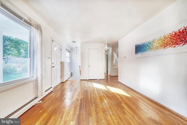 Building Photo - 14307 Bismark Ave