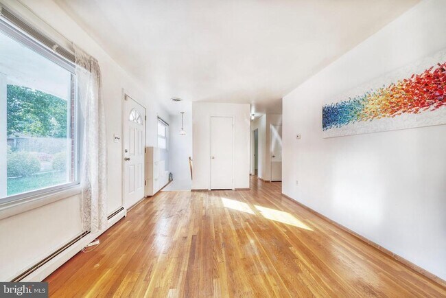 Foto del edificio - 14307 Bismark Ave