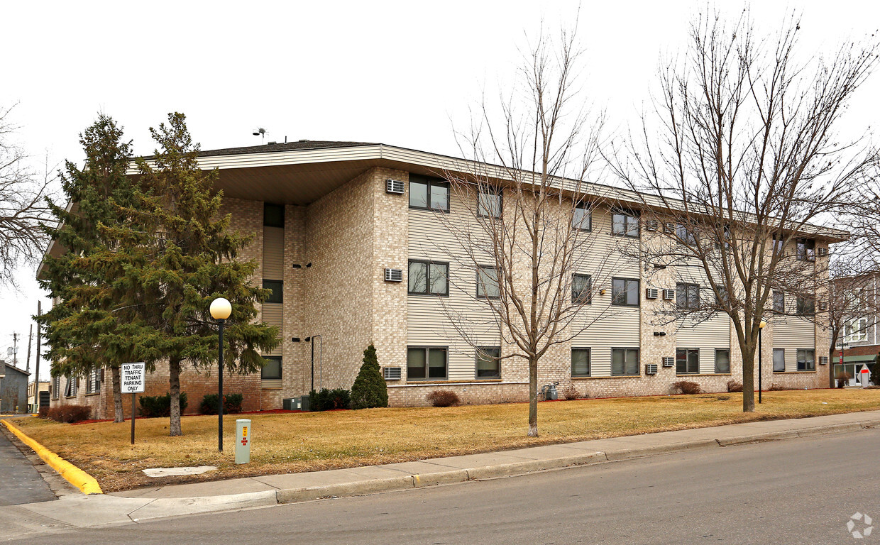 Building Photo - Broadway Square