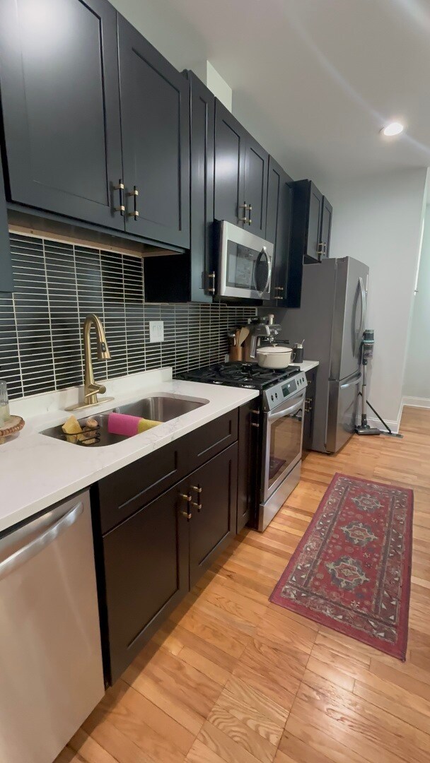 Foto del edificio - 651 E Groveland Park