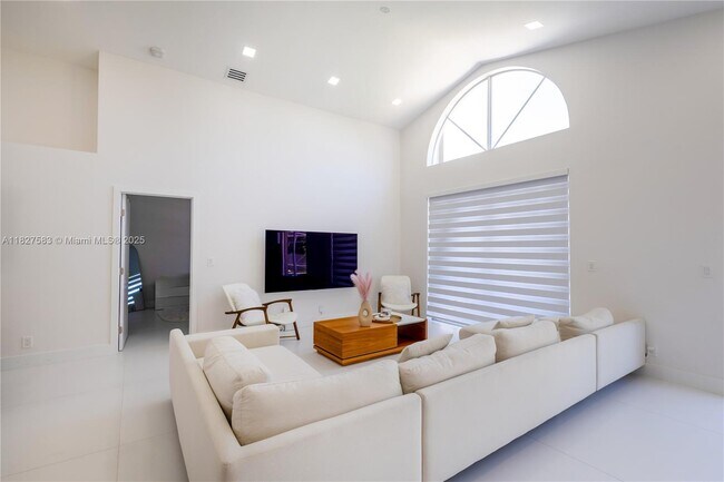 Foto del edificio - 649 SW 168th Way