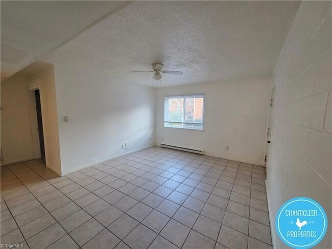 Building Photo - 1500 Autumn Dr