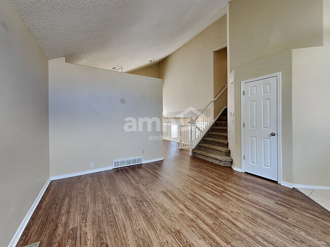 Foto del edificio - 2211 Pinyon Jay Drive