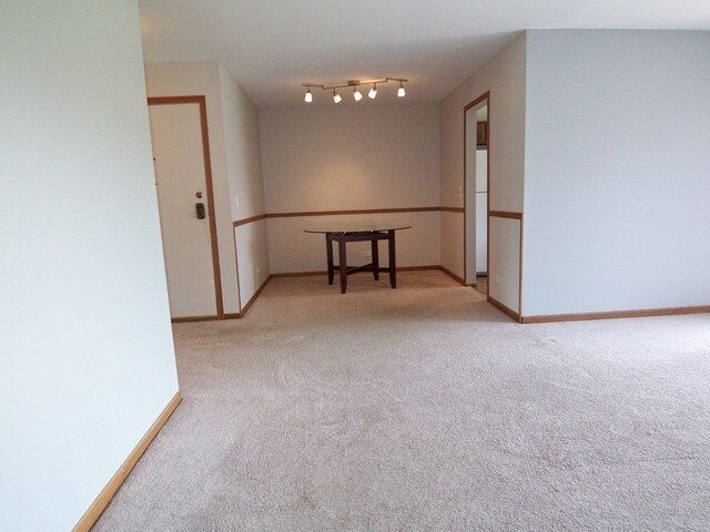 Building Photo - 327 Wildberry Ct
