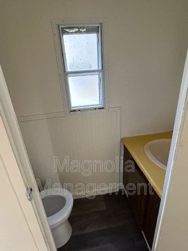 Foto del edificio - 127 Country Oak Dr