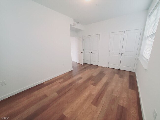 Foto del edificio - 1 br, 1 bath Condo - 916 Hope St Unit 1