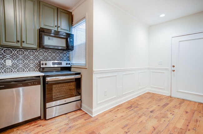 Building Photo - 2226 N Sydenham St