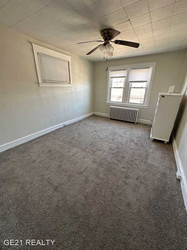 Building Photo - 2 br, 1.5 bath House - 4237 Cottman Ave