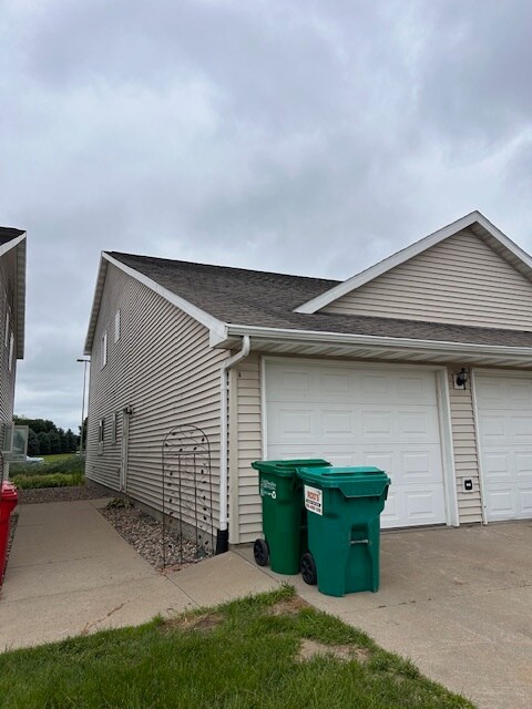 Primary Photo - 725 N James Ave