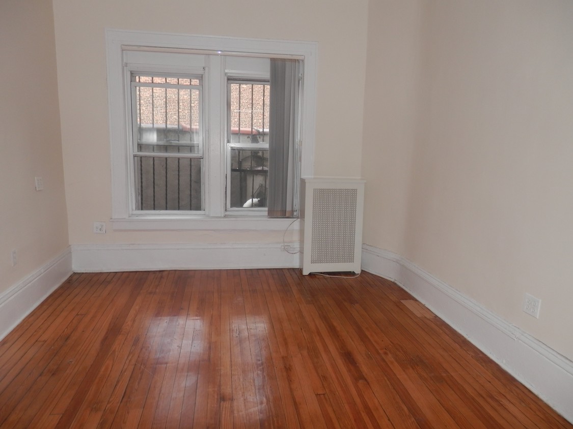Primary Photo - 472 Sterling Pl