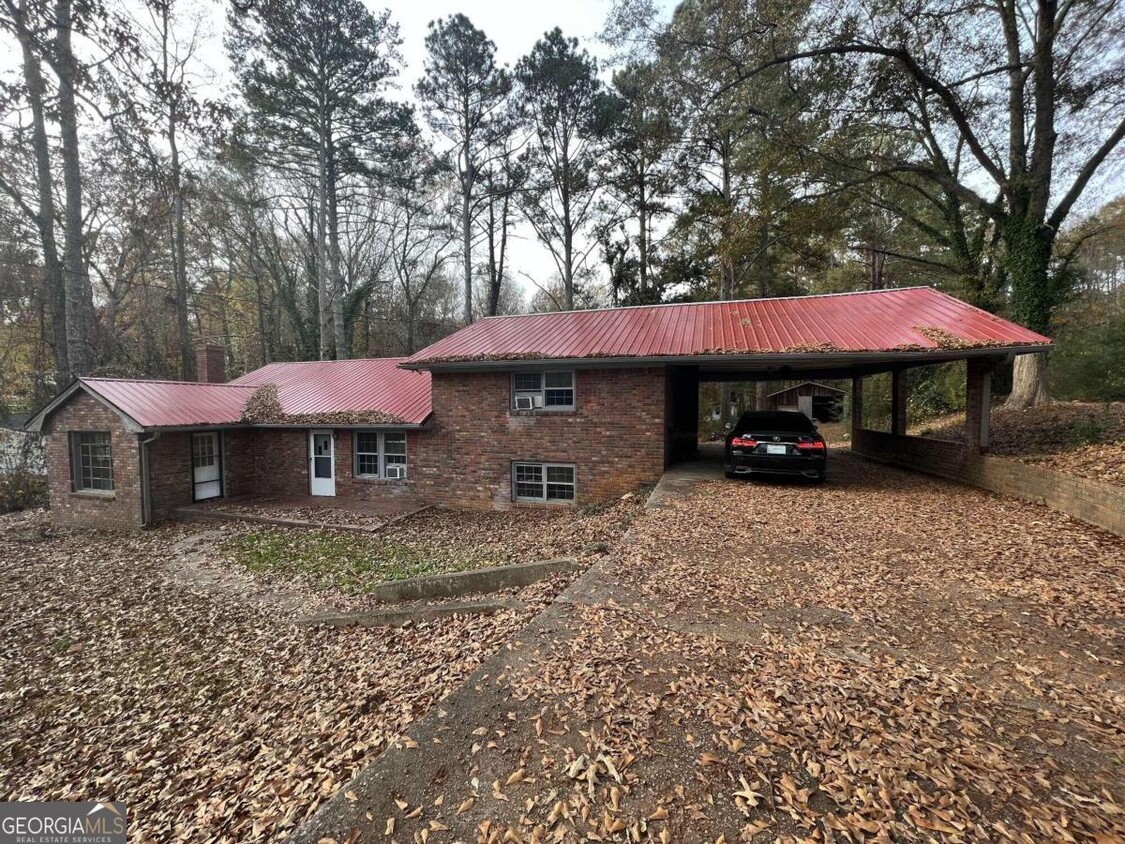 Primary Photo - 220 E Memorial Dr