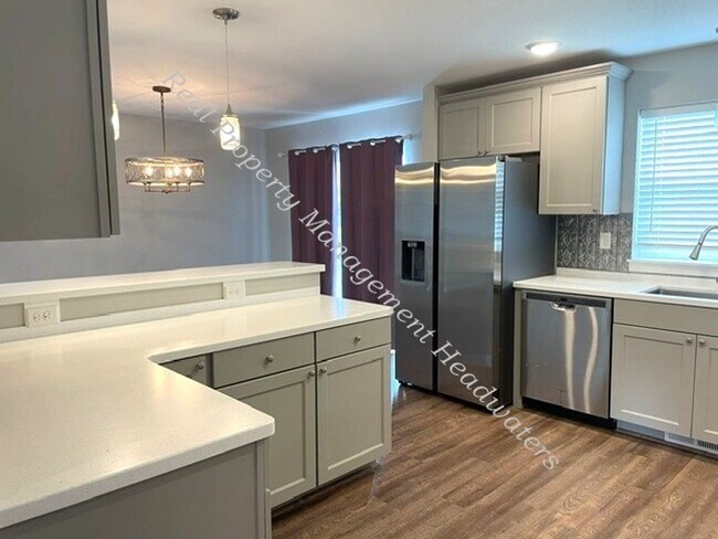 Building Photo - 3 Bedroom 2 Bath House For Rent
