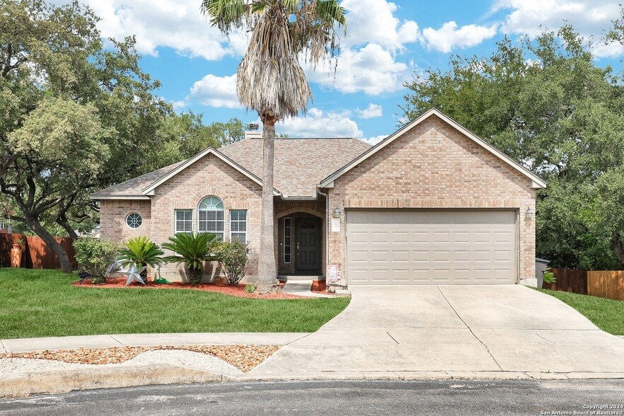 Primary Photo - 5 Willow Heights Dr
