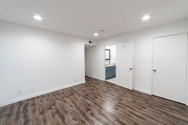 Building Photo - 1751 S Bentley Ave